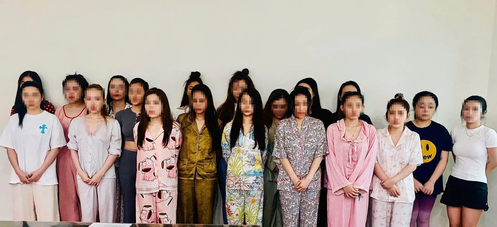 Nhân viên nữ tại cơ sở massage